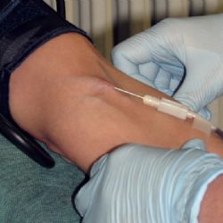 V jihlavské nemocnici darovali krev herci i sportovci