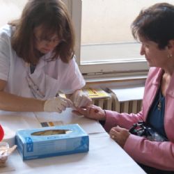 V Nemocnici Jihlava zdarma změří cholesterol a vyšetříme znaménka