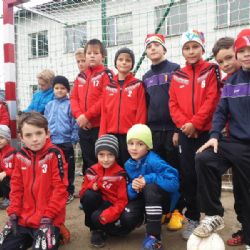 V Novém Městě na Moravě se malí hráči radují z moderního hřiště Holubka