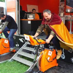 V Třebíči se šlapalo v historickém průvodu i na Oranžovém kole