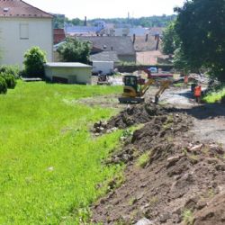 V Třebíči začaly opravy zámecké ledárny a příkopu