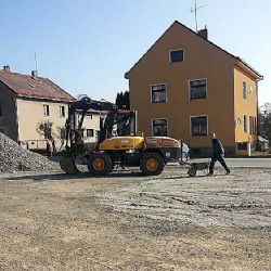 Ve Ždírci nad Doubravou rekonstruují náměstí 9. května