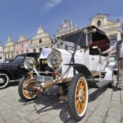 Veteránská revue v Telči