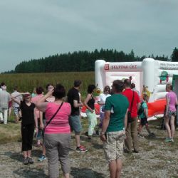 Větrné elektrárny u Věžnice oblehly stovky návštěvníků