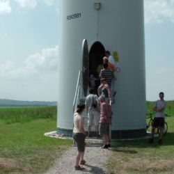 Věžnická větrná elektrárna přilákaly více než dvě stovky návštěvníků