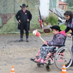 Westernový květinový den v Rohozné pro uživatele odlehčovací služby Adapta