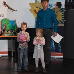 Za postavy z loutkové pohádky získaly děti v Dukovanech ocenění