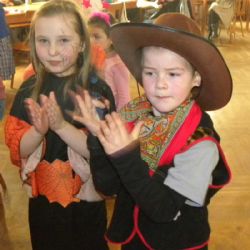 Zima se vrátila na dětský karneval v Rozsochatci