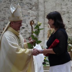 Zlatý a stříbrný charitní kříž pro pracovnice Oblastní charity Havlíčkův Brod