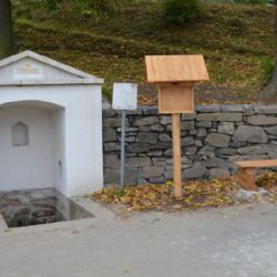 Znám křišťálovou studánku…