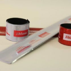 Zviditelněte se. Jihlava nabízí reflexní pásky