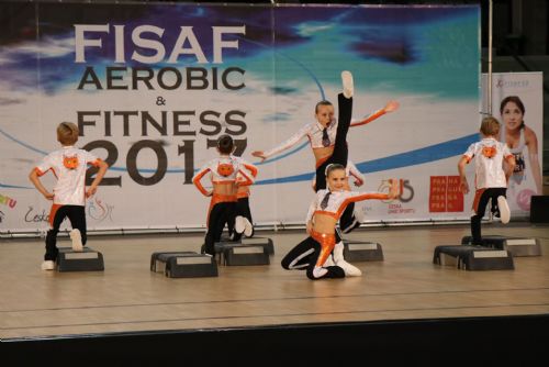 Obrázek - Juniorky z Fanatiku obhájily zlato na MČR v aerobiku a chystají se na mistrovství světa