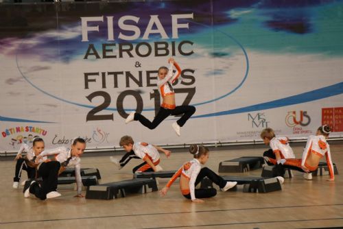 Foto: Juniorky z Fanatiku obhájily zlato na MČR v aerobiku a chystají se na mistrovství světa