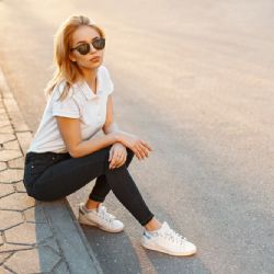 Bílé tenisky: Mít minimálně jedny v botníku je nutnost