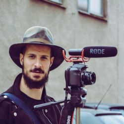 Rozhovor s režisérem a scenáristou Petrem Smazalem aneb Smazané skeče se rozjíždí