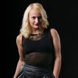 Stand-up komička Lucie Macháčková si bere na paškál celebrity