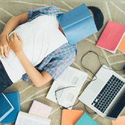 Studujete vysokou školu a připadá vám to náročné? Máme pro vás řešení