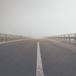 U mostu na silnici II/602 mezi Jihlavou a Pelhřimovem u Dvorců nechá kraj preventivně udělat kontrolu diagnostiky