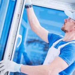 Kolik dnes stojí plastová okna – a jak na nich rozumně ušetřit?