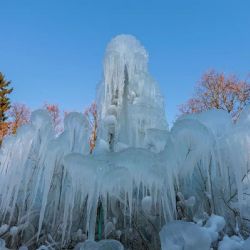 Stovky lidí navštěvují telčské ledopády, ohromující podívanou