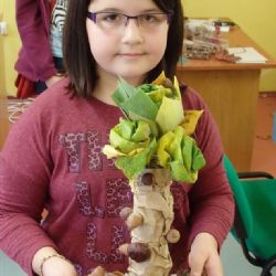 Děti tvořily v pelhřimovské knihovně stromy