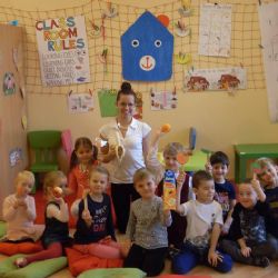 Děti se učily angličtinu se studentkou jihlavské školy