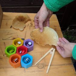 Zahrada u řeky v Třebíči přijala první zahradníky