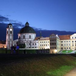 Hvězdy v zámecké zahradě netančily, ale zpívaly