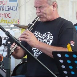 Zemřel muzikant Karel Klofáč
