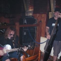 Páteční koncert Našrot v brodském Bowling club baru