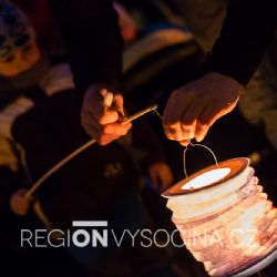 Svatému Martinovi svítily na cestu stovky lampionů