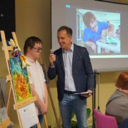 Setkání s uměním: Sociální služby a veřejnost prožívají tvůrčí den
