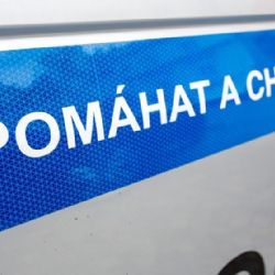 Policisté zachránili dívce život