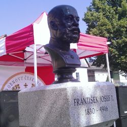  V Pohledi odhalili pomník císaři Františku Josefovi. První po sto letech