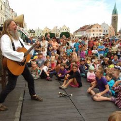Dva výrazné festivaly Prázdniny na Vysočině: Telč a Náměšť lákají na hudbu