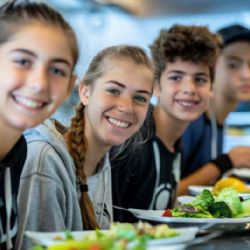 Přibyslavská školní jídelna vaří v létě českou klasiku pro všechny