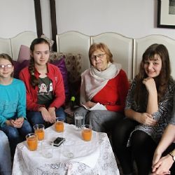 Příběhy našich sousedů: tucet žákovských týmů a jejich prezentace na jihlavské radnici  