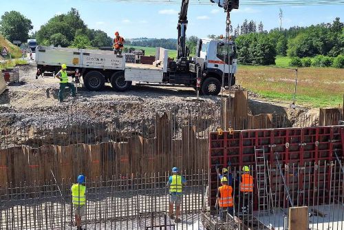 Foto: Omezení na silnici 38: Začíná rekonstrukce za 150 mil. Kč