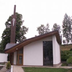 Slavkovice na Vysočině: Nové oficiální poutní místo přitahuje tisíce poutníků