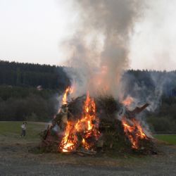 Soutěžní stezka a volba nejkrásnějších čarodějnic v Rozsochatci