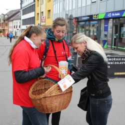 Ve Žďáře se na podporu hospicové péče prodalo přes 1 500 koláčů 