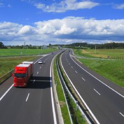 Chybu při zadání elektronické dálniční známky mohou řidiči nově opravit i v době její platnosti