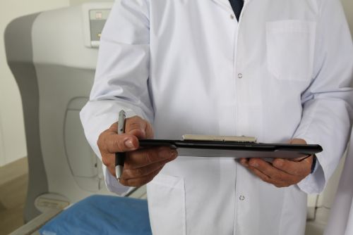 Foto: Nová vyhláška Ministerstva zdravotnictví umožní lékařům započítat praxi z covidových oddělení