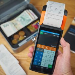 O platební terminál zdarma lze žádat do konce března