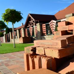 Průmysl i stavebnictví se postupně zotavují