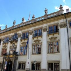 V pondělí 12. dubna se mohou otevřít knihovny