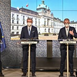 Vláda povolává na pomoc s epidemií covid-19 ambulantní lékaře, uložila jim pracovní povinnost