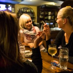 Zákaz kouření v restauracích? Ptali jsme hostů i restauratérů v Havlíčkově Brodě