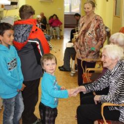 Přijďte k nám na návštěvu vzkazují děti z Nové Vsi u Chotěboře