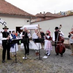 Masopust v Třebíči: Tradiční masky, tanec a chutě na Šmeralově statku